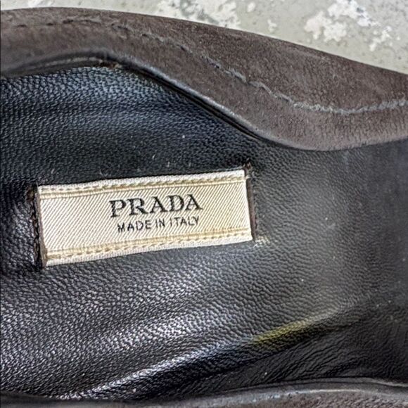Prada spools or heek pumps - Picture 13 of 13